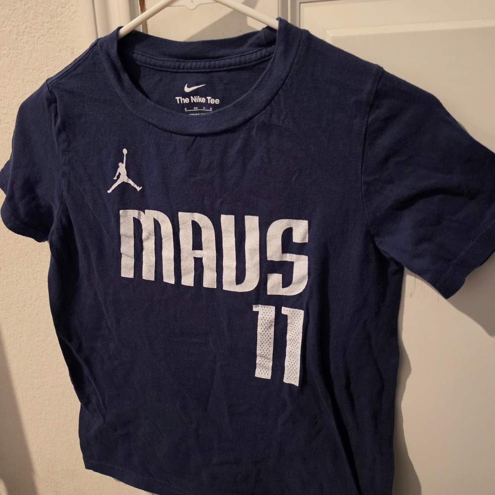 Nike Jordan Dallas Mavericks Kyrie Irving 11 Youth Small Navy Blue NBA T-Shirt